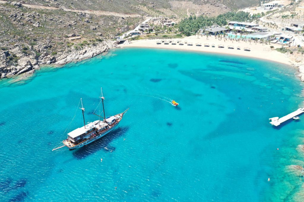 516980983_1280x720-e1479840356993