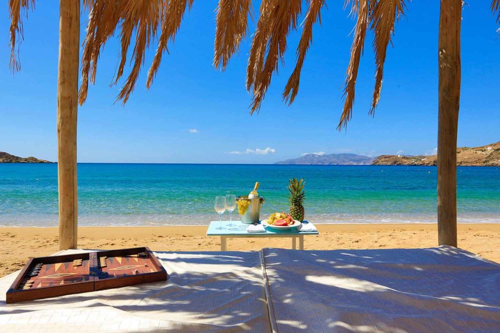 Free Beach Bar & Restaurant